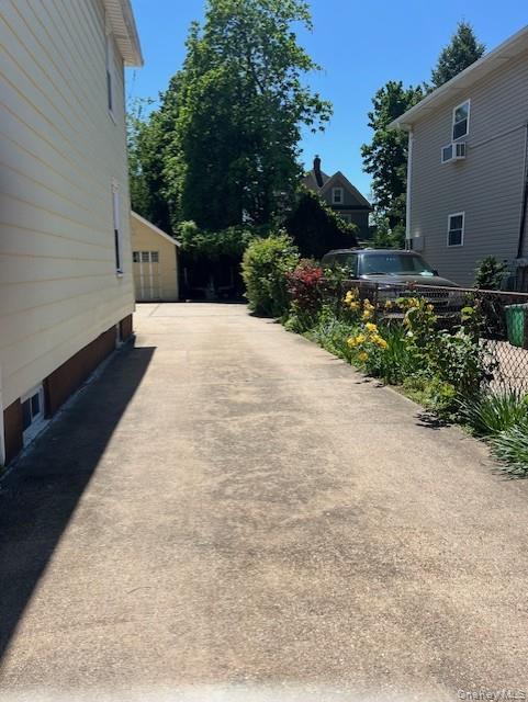 #13 photo, 221 Lincoln Avenue, ナッソー郡 Mineola , NY 11501