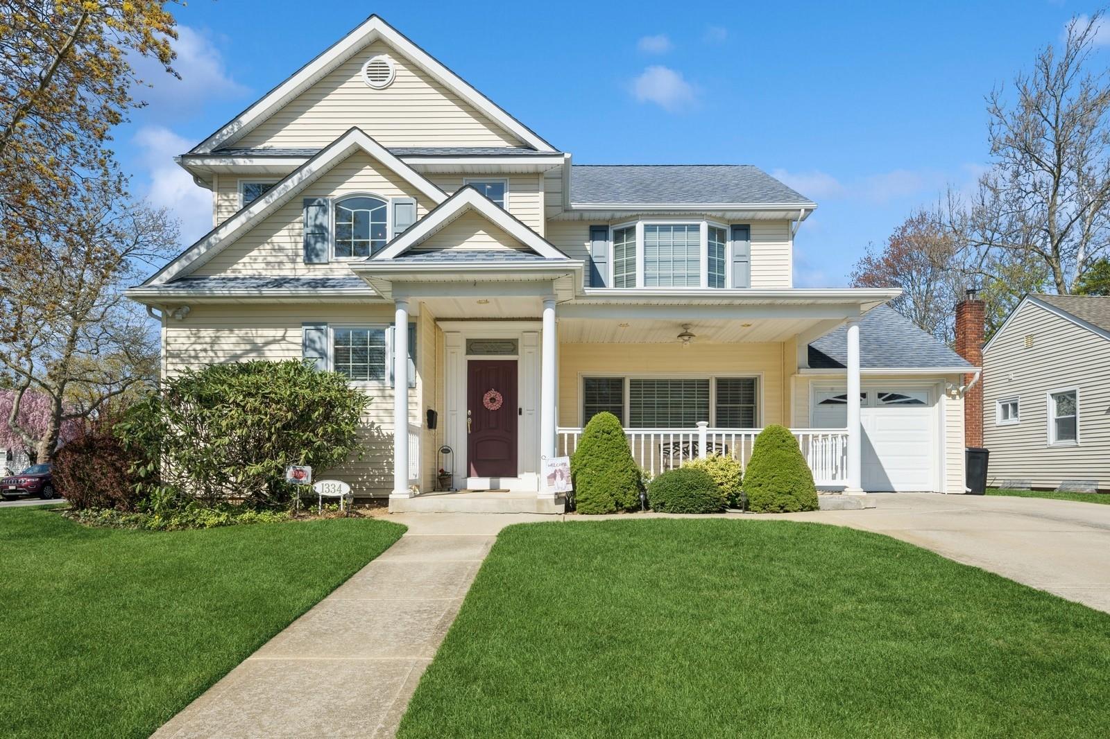 #1 photo, 1334 Martin Drive, ナッソー郡 Wantagh , NY 11793