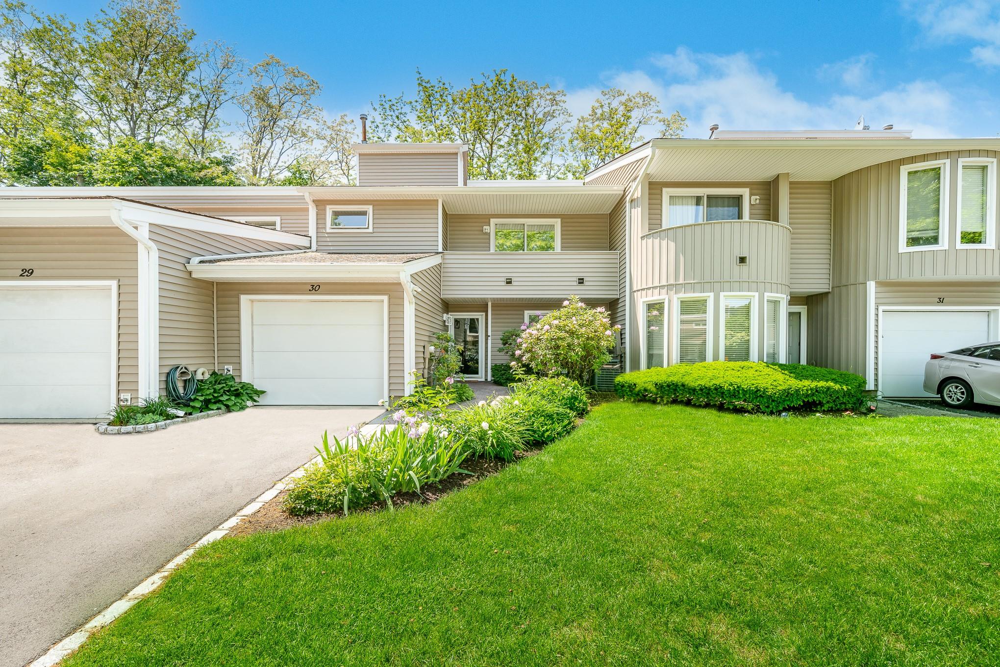 #1 photo, 30 Kristin Lane, 東長島 哈帕克 Hauppauge , NY 11788