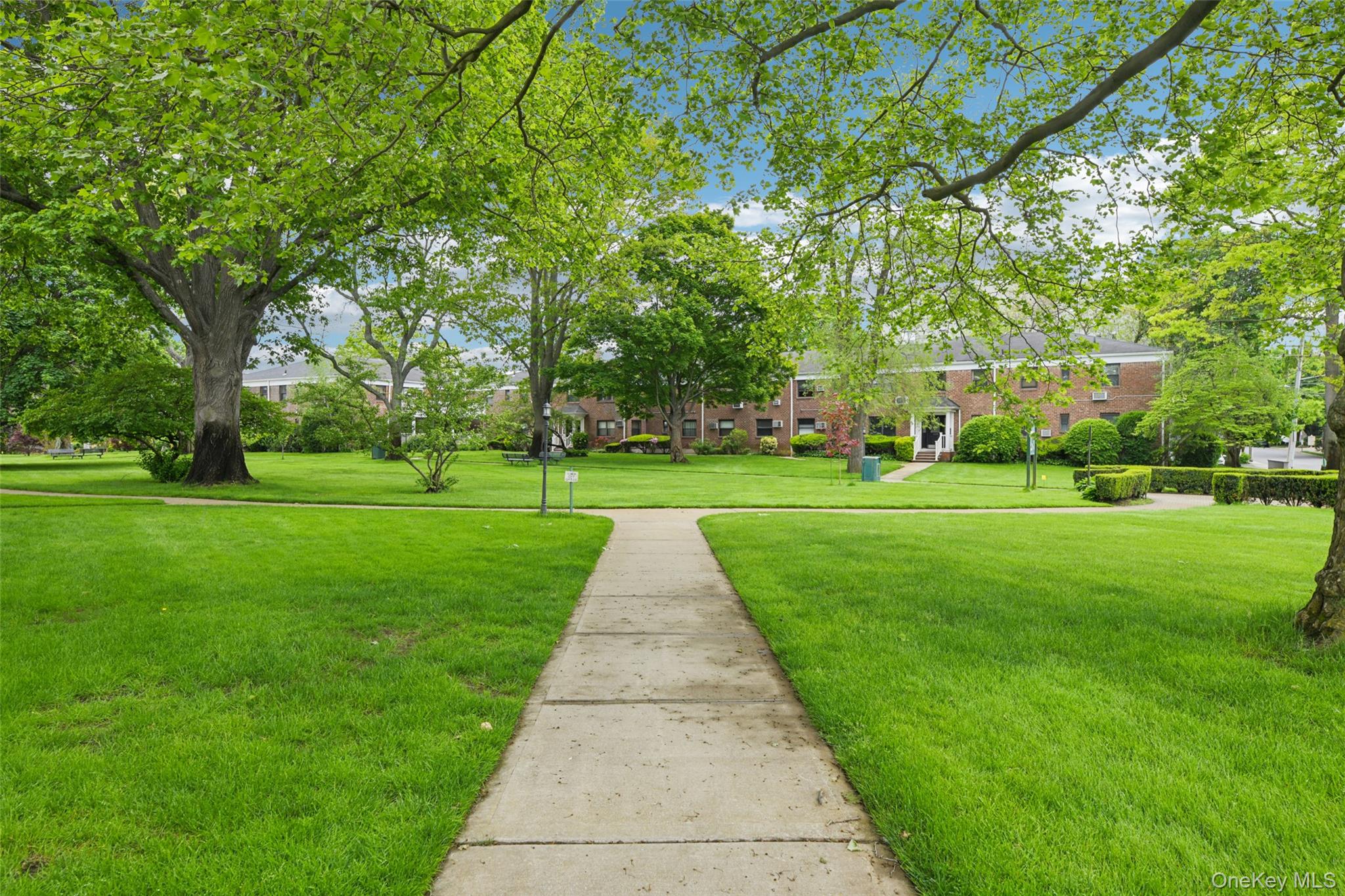 #18 photo, 1213 East Broadway, ナッソー郡 Hewlett , NY 11557