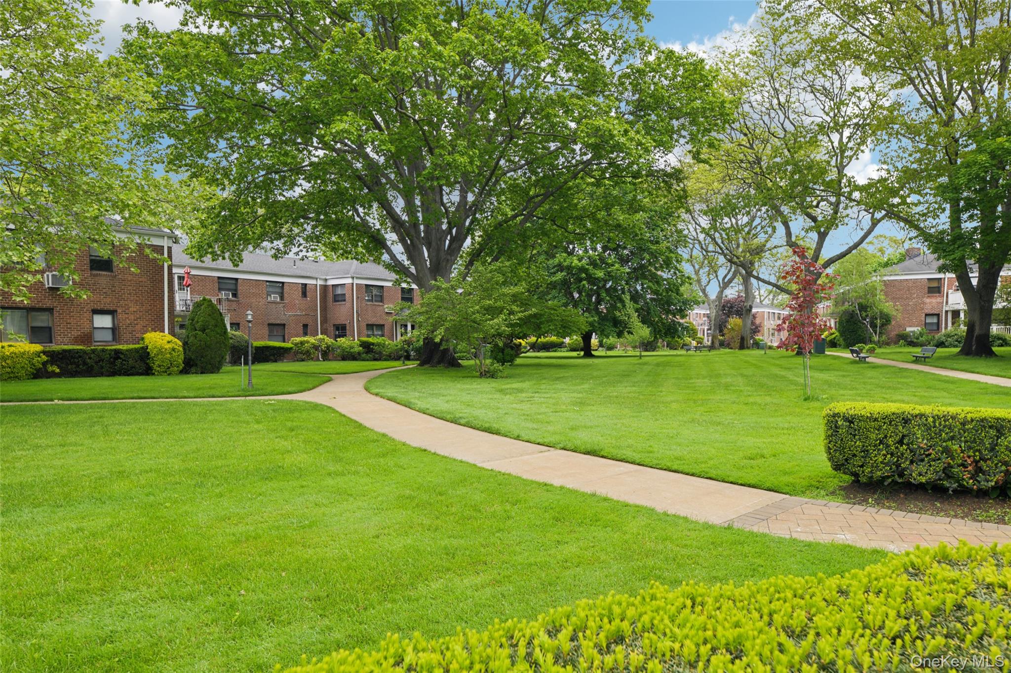 #2 photo, 1213 East Broadway, ナッソー郡 Hewlett , NY 11557