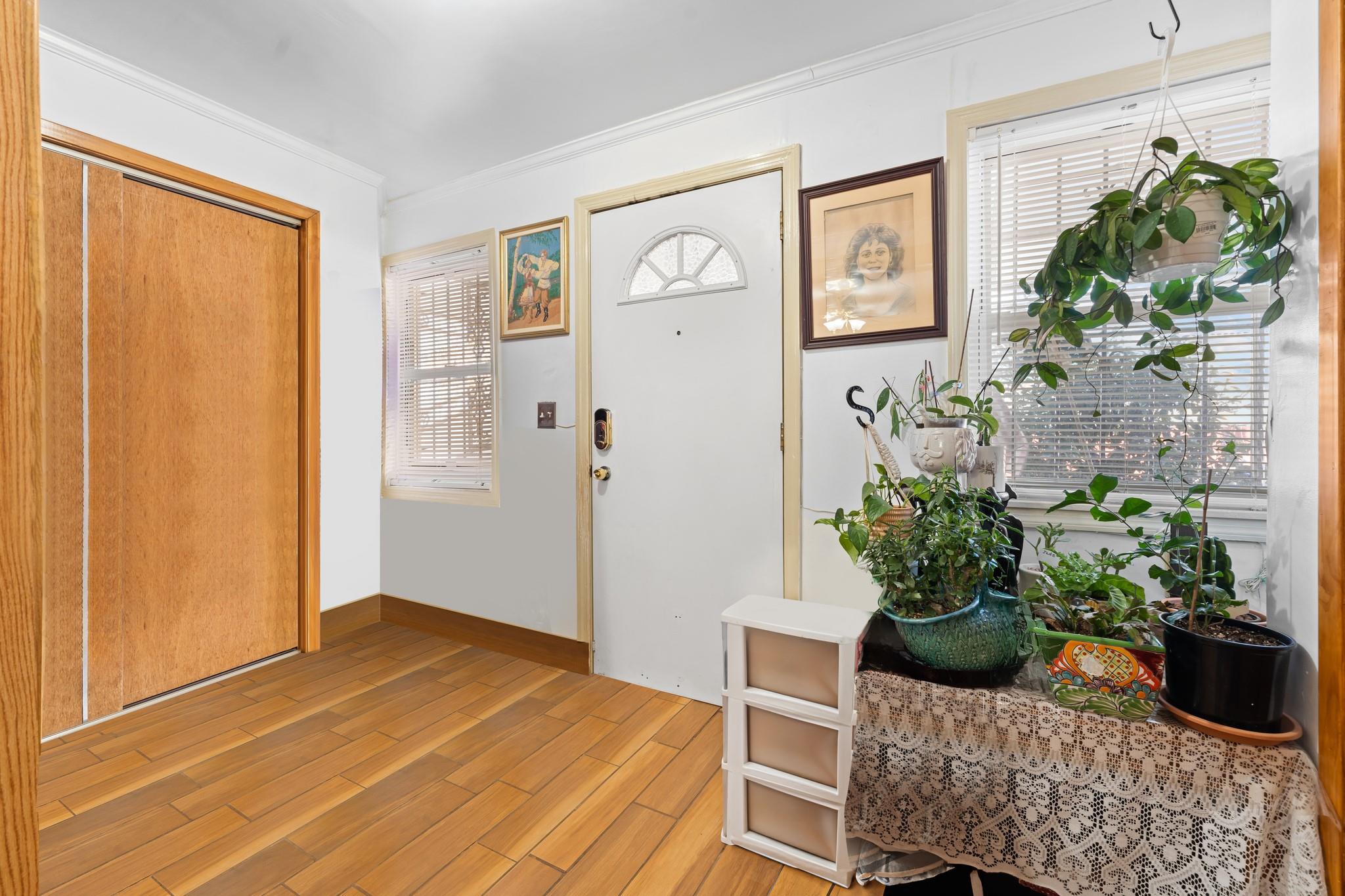 #3 photo, 86-16 130th Street, クイーンズ区 Richmond Hill , NY 11418