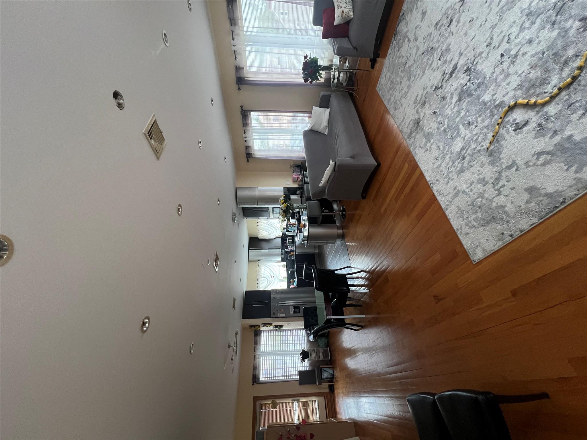 #7 photo, 2832 Brown Street, ブルックリン区 Brooklyn , NY 11235