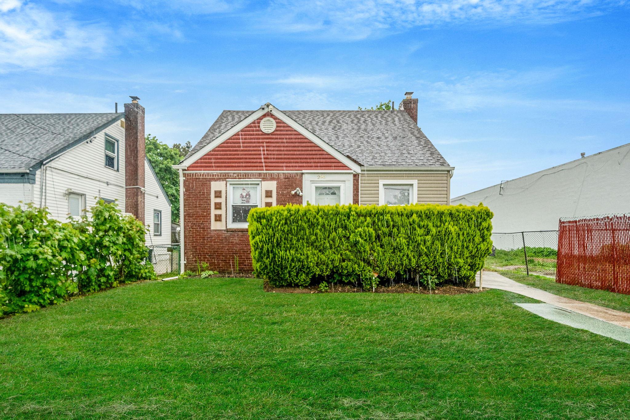 #1 photo, 296 Chester Street, ناسو Uniondale , NY 11553