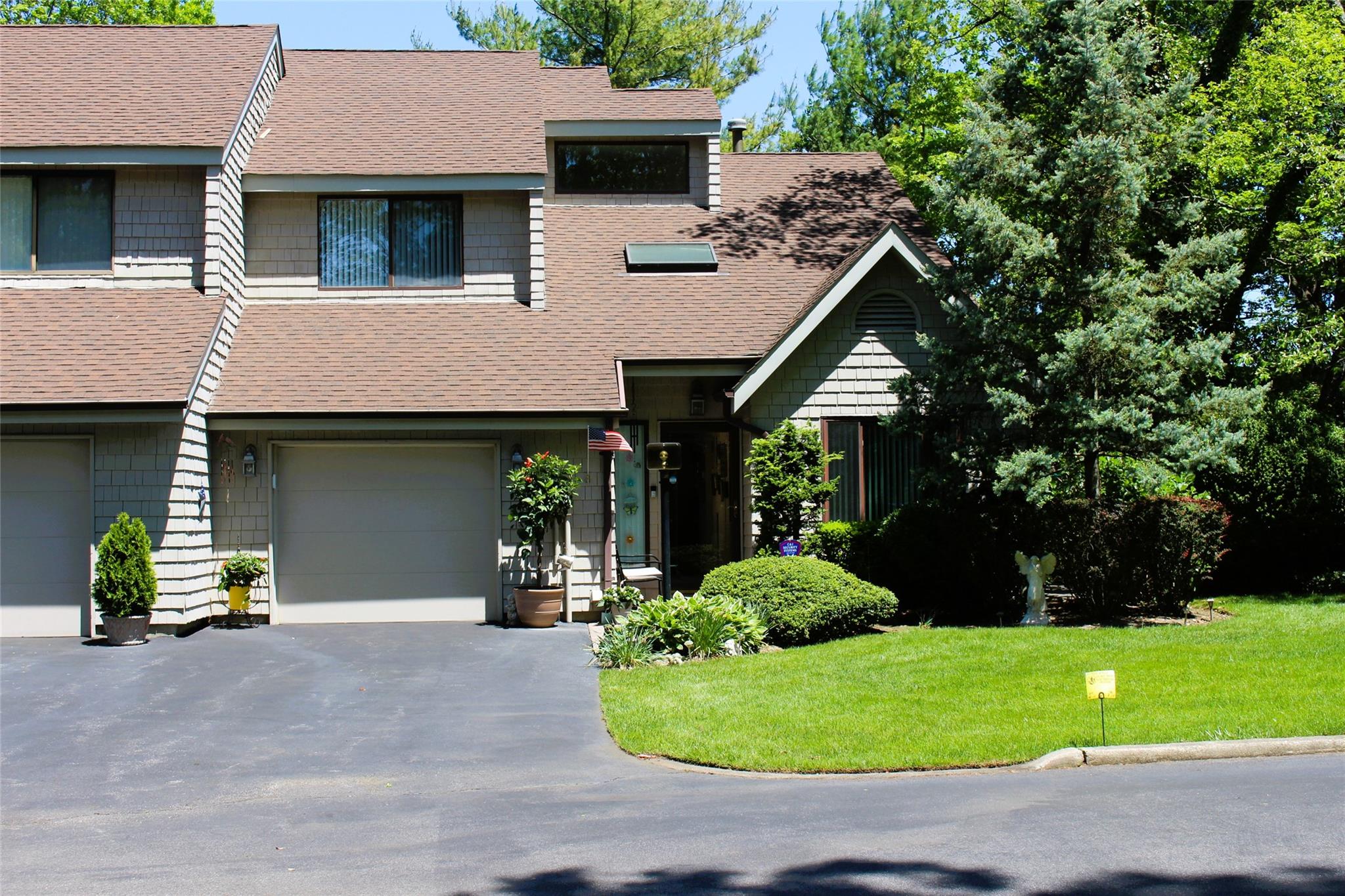 #1 photo, 1 Rose Court, East Islip , NY 11730