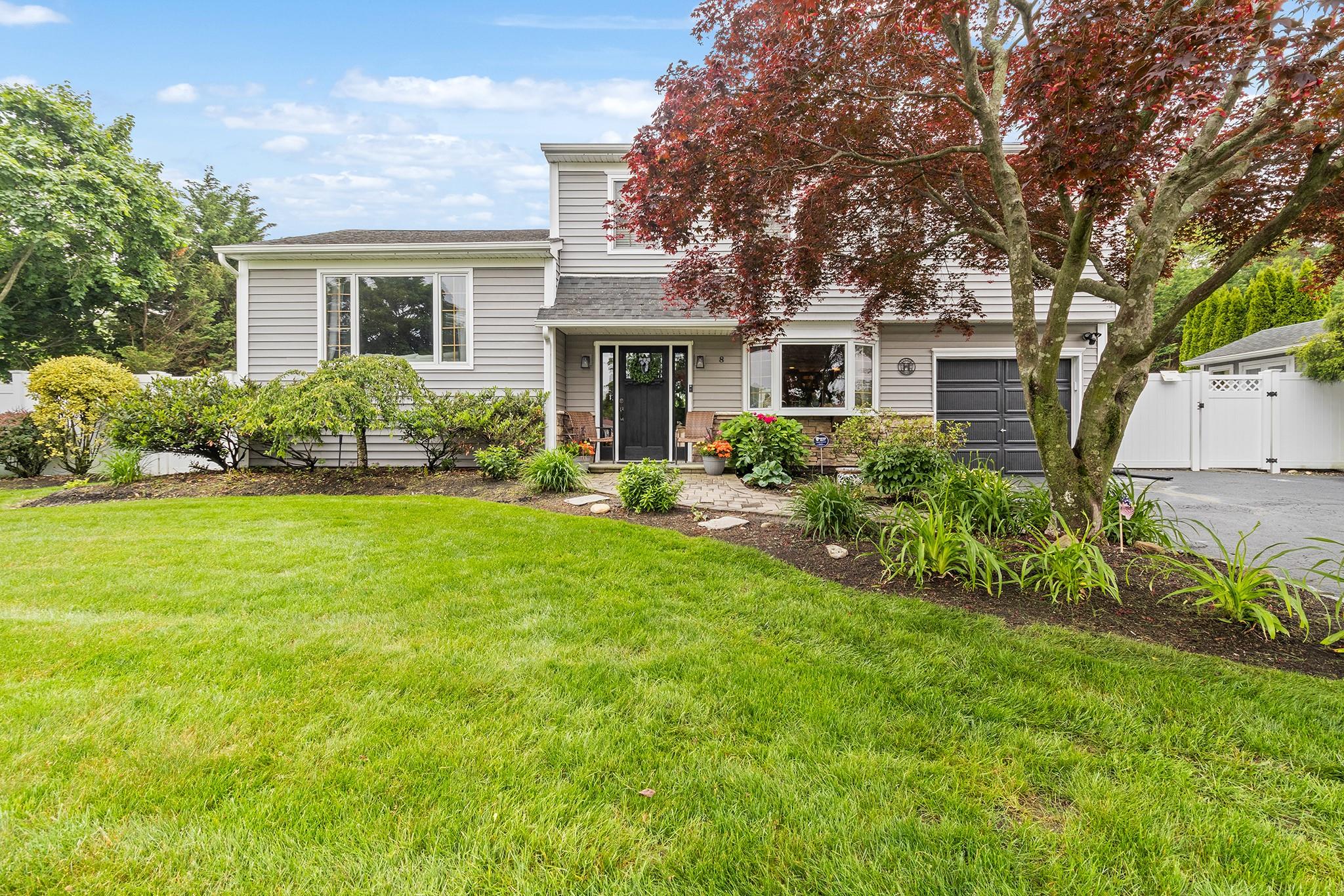 #1 photo, 8 Arlene Street, سوفولك Farmingville , NY 11738