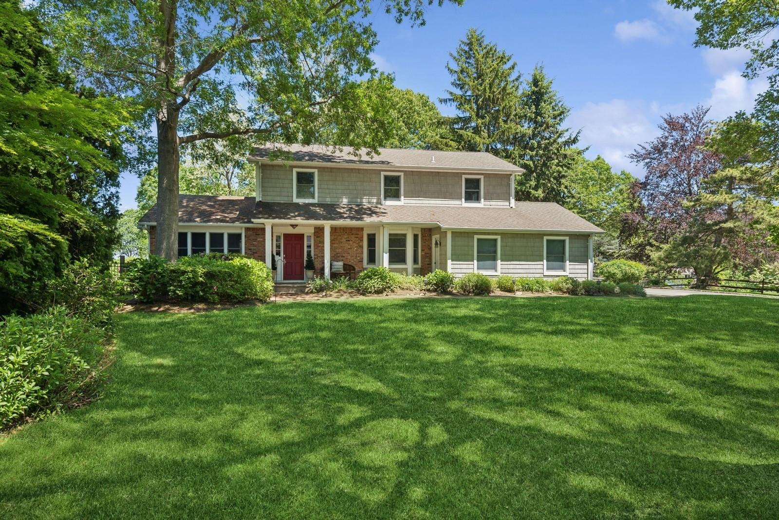 #1 photo, 5 Great Neck Court, Huntington , NY 11743