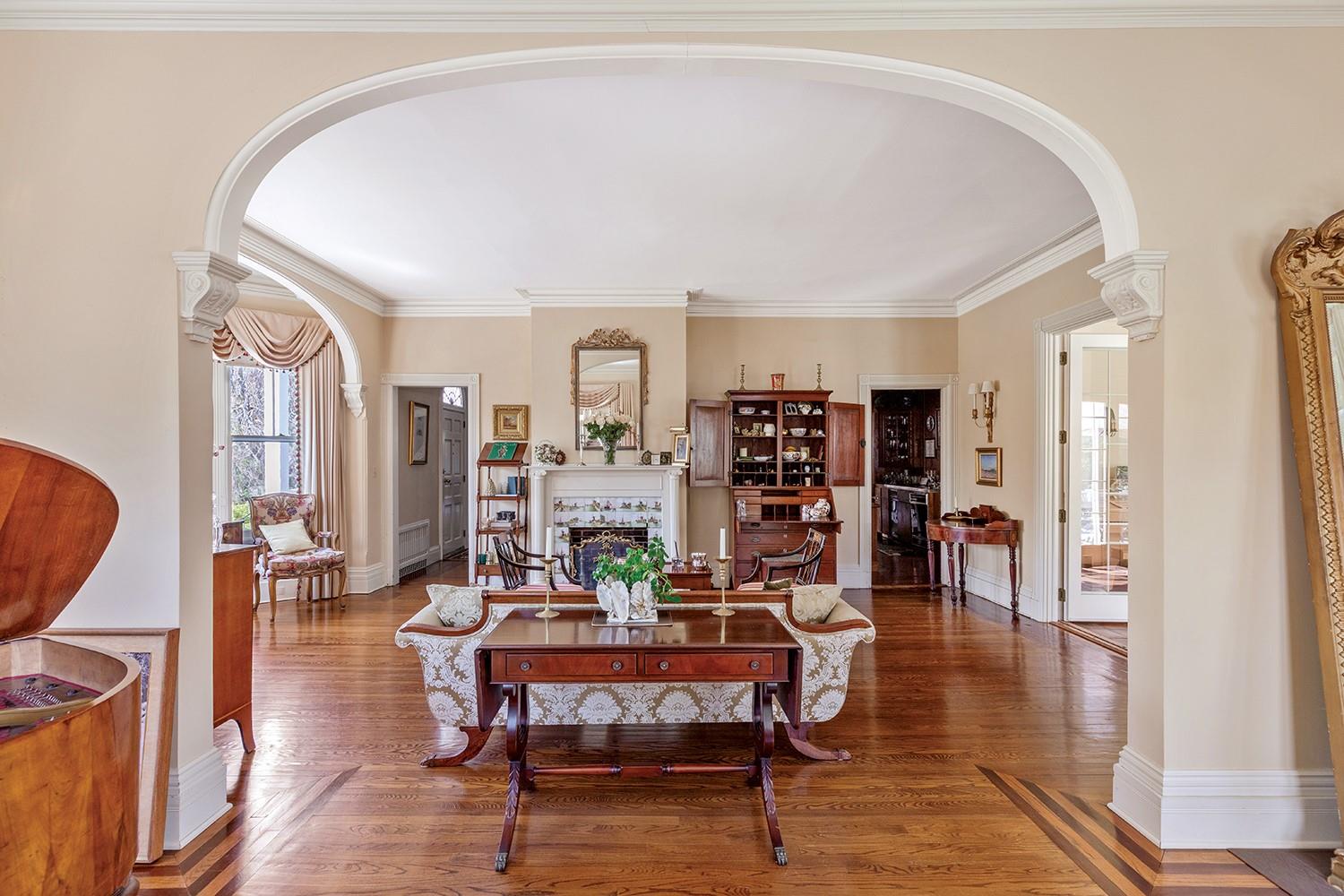 #13 photo, 35 S Penataquit Avenue, サフォーク郡 Bay Shore , NY 11706