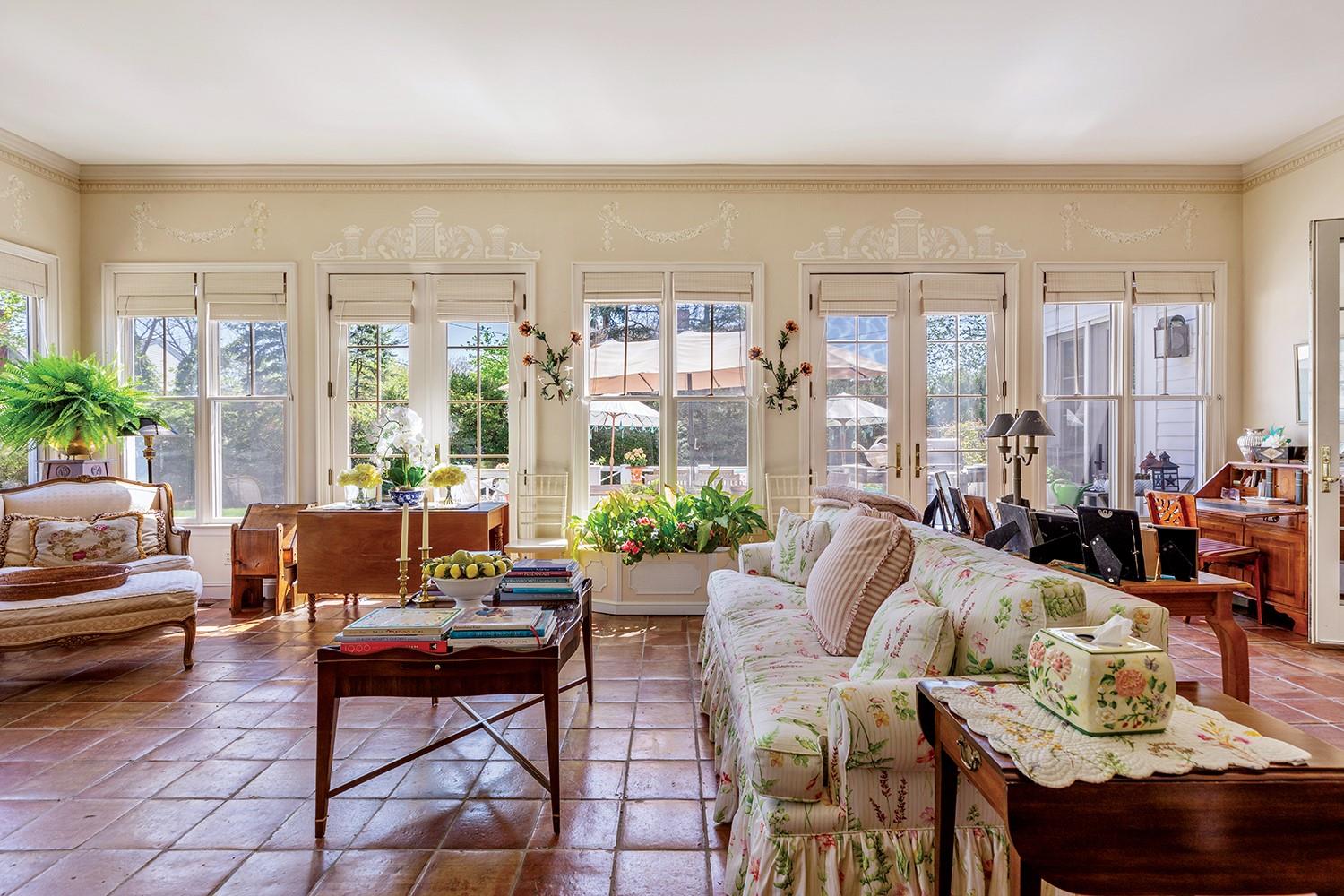 #18 photo, 35 S Penataquit Avenue, サフォーク郡 Bay Shore , NY 11706