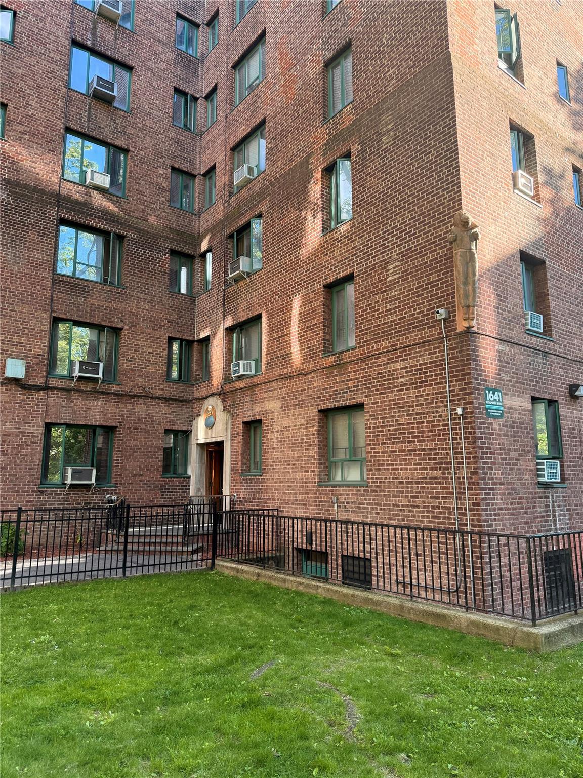 #1 photo, 1641 Metropolitan Avenue, Bronx , NY 10462