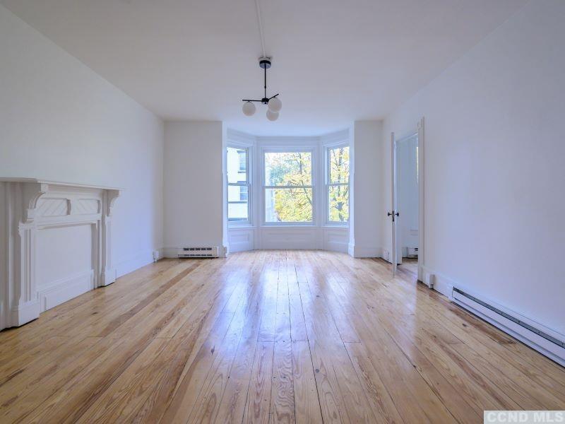 #20 photo, 508 Warren Street, Hudson , NY 12534