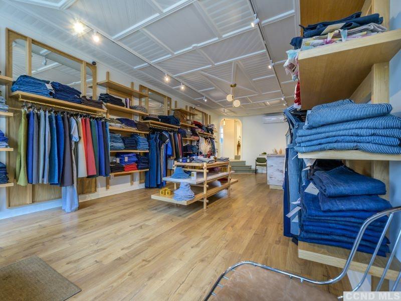 #8 photo, 508 Warren Street, Hudson , NY 12534