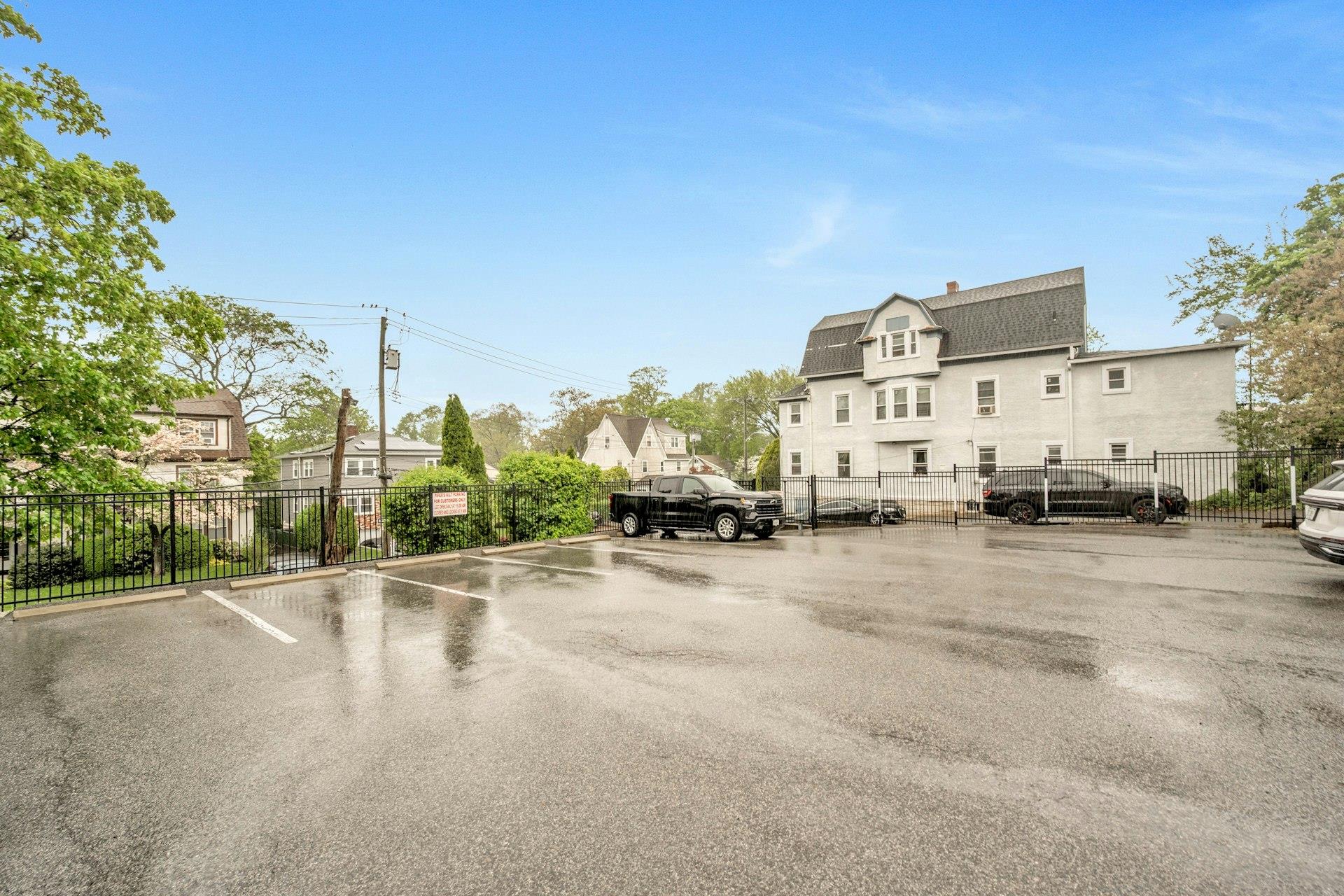 #11 photo, 433 White Plains Road, Eastchester , NY 10709