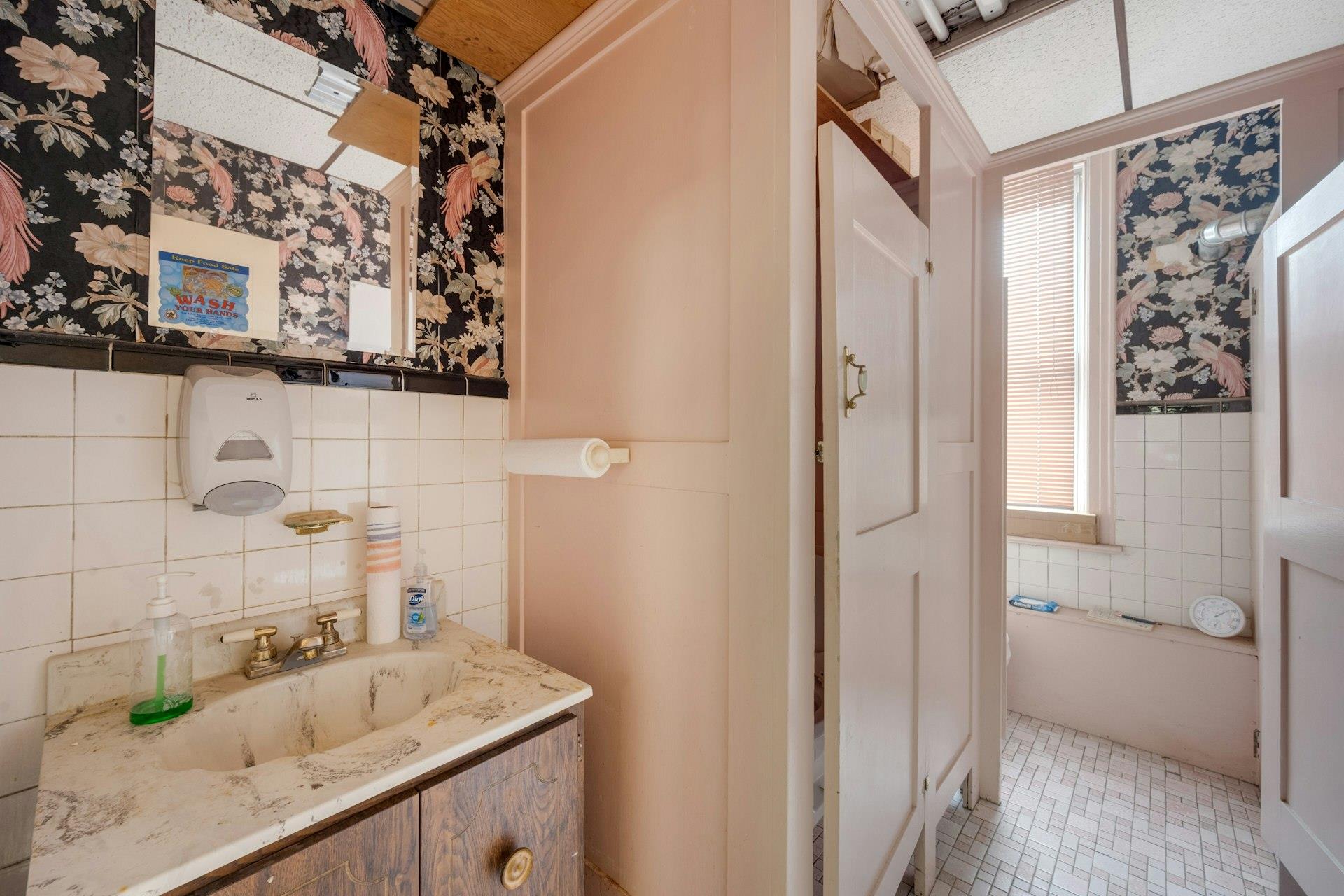 #8 photo, 433 White Plains Road, Eastchester , NY 10709