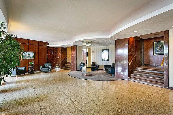 #2 photo, 61-20 Grand Central Parkway, クイーンズ区 Forest Hills , NY 11375