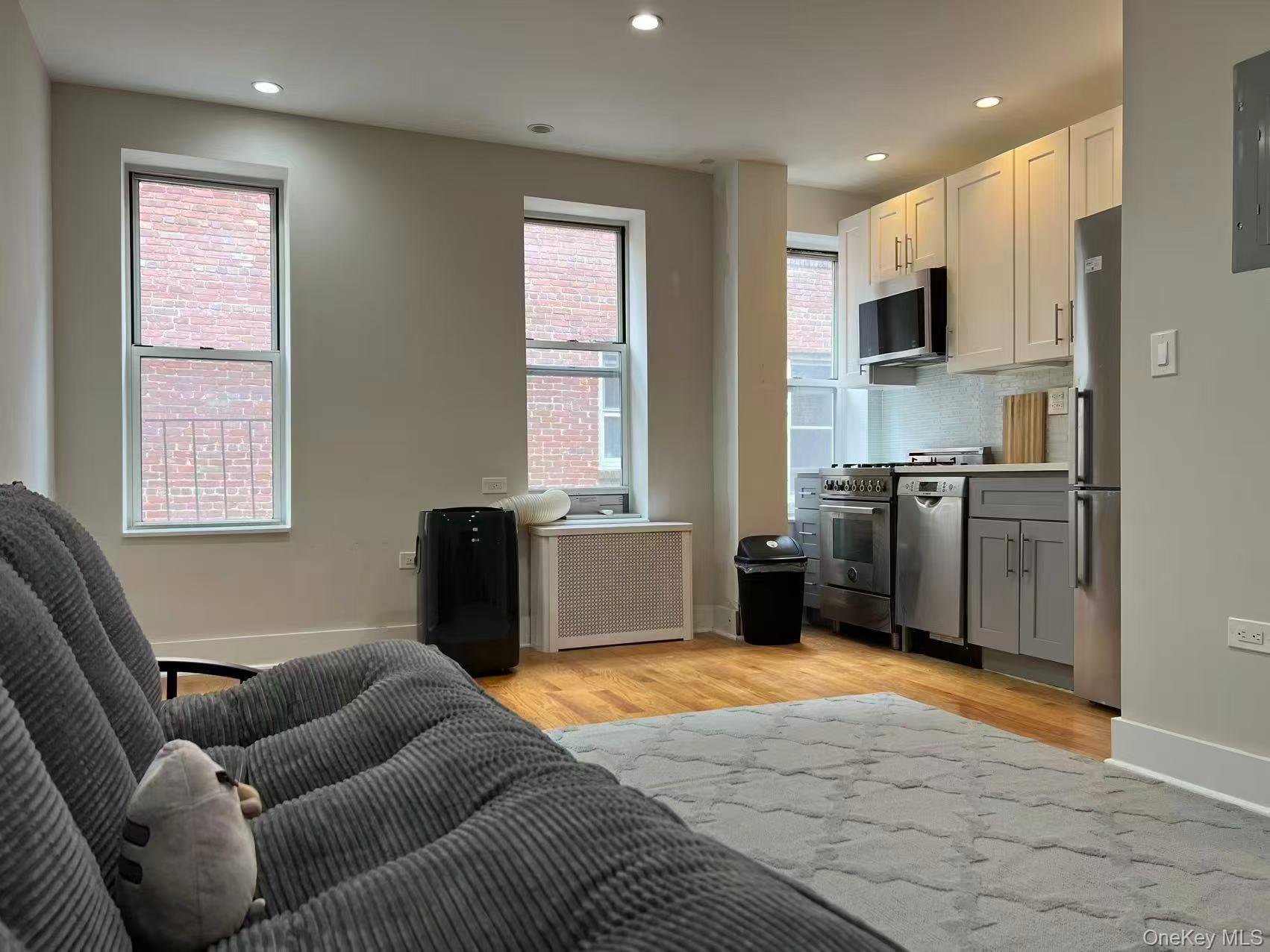 #3 photo, 42-22 Ketcham Street, クイーンズ区 Elmhurst , NY 11373