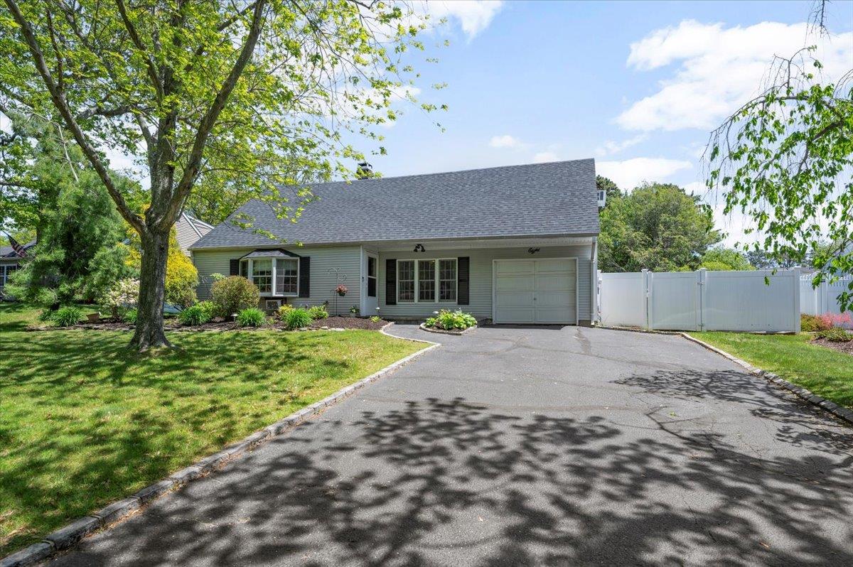 #1 photo, 8 Meyer Lane, Medford , NY 11763