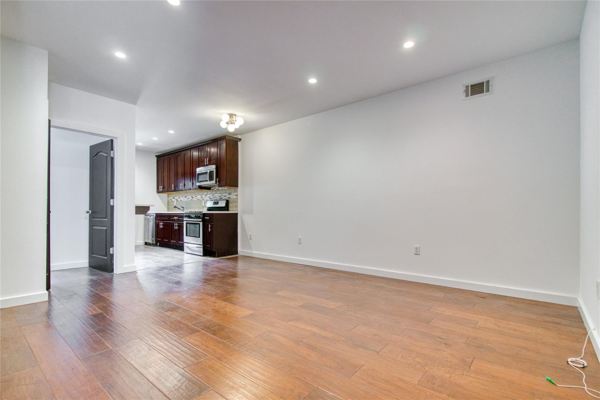 #3 photo, 151 Noll Street, ブルックリン区 Brooklyn , NY 11206