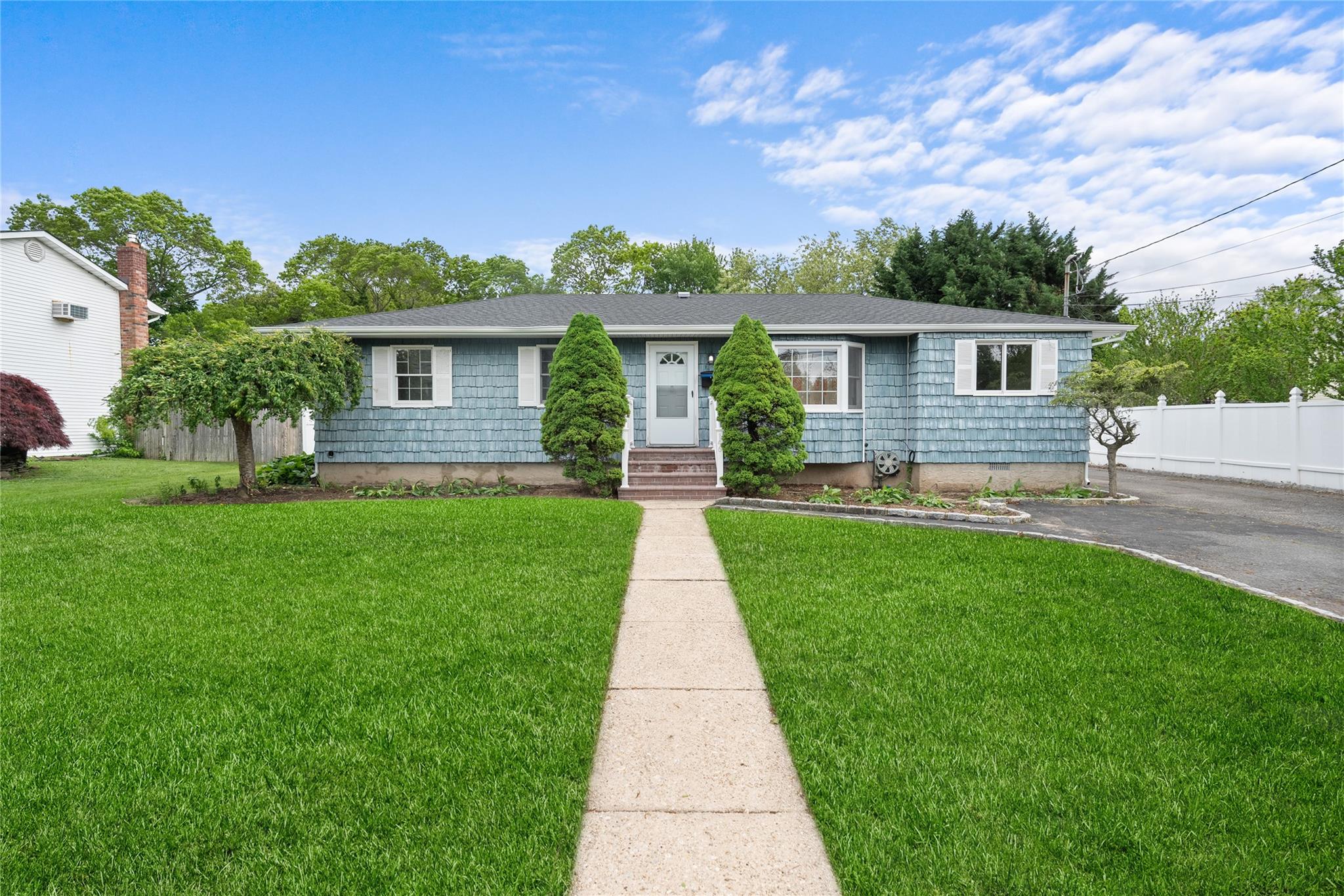 #1 photo, 146 Geneva Street, Bay Shore , NY 11706