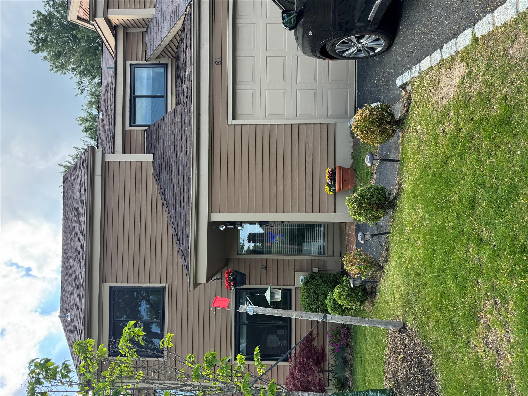 #1 photo, 81 Greenway Close, Rye Brook , NY 10573