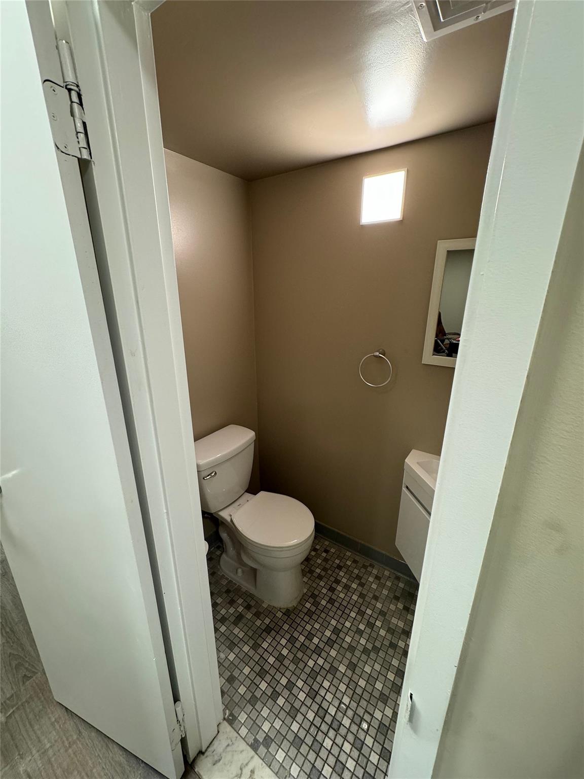 #17 photo, 2039 Palmer Avenue, Larchmont , NY 10538