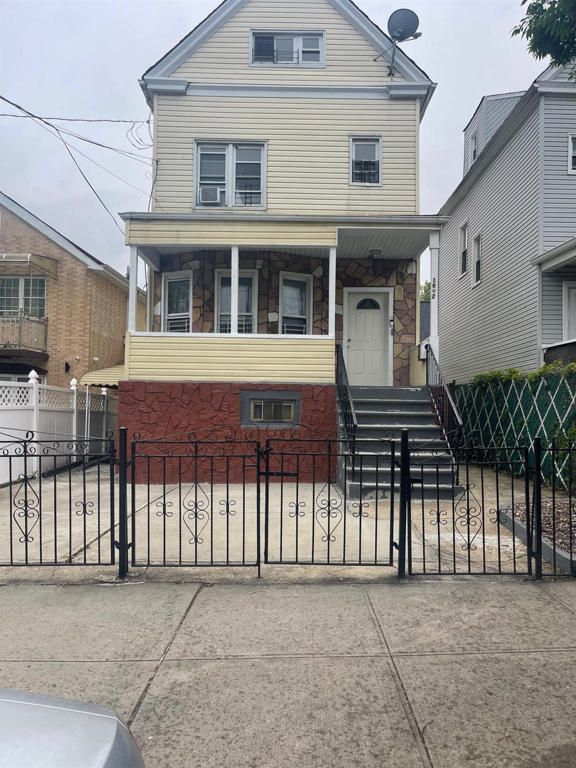#1 photo, 1602 Tillotson Avenue, Bronx , NY 10469