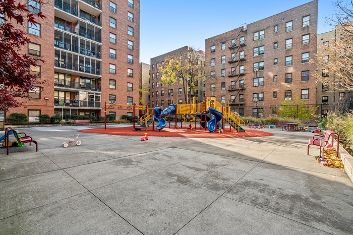 #13 photo, 35-31 85th Street, クイーンズ区 Jackson Heights , NY 11372