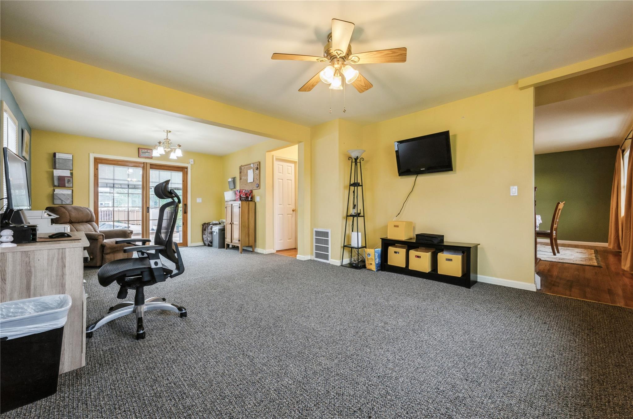 #10 photo, 24 Garden Boulevard, Hicksville , NY 11801