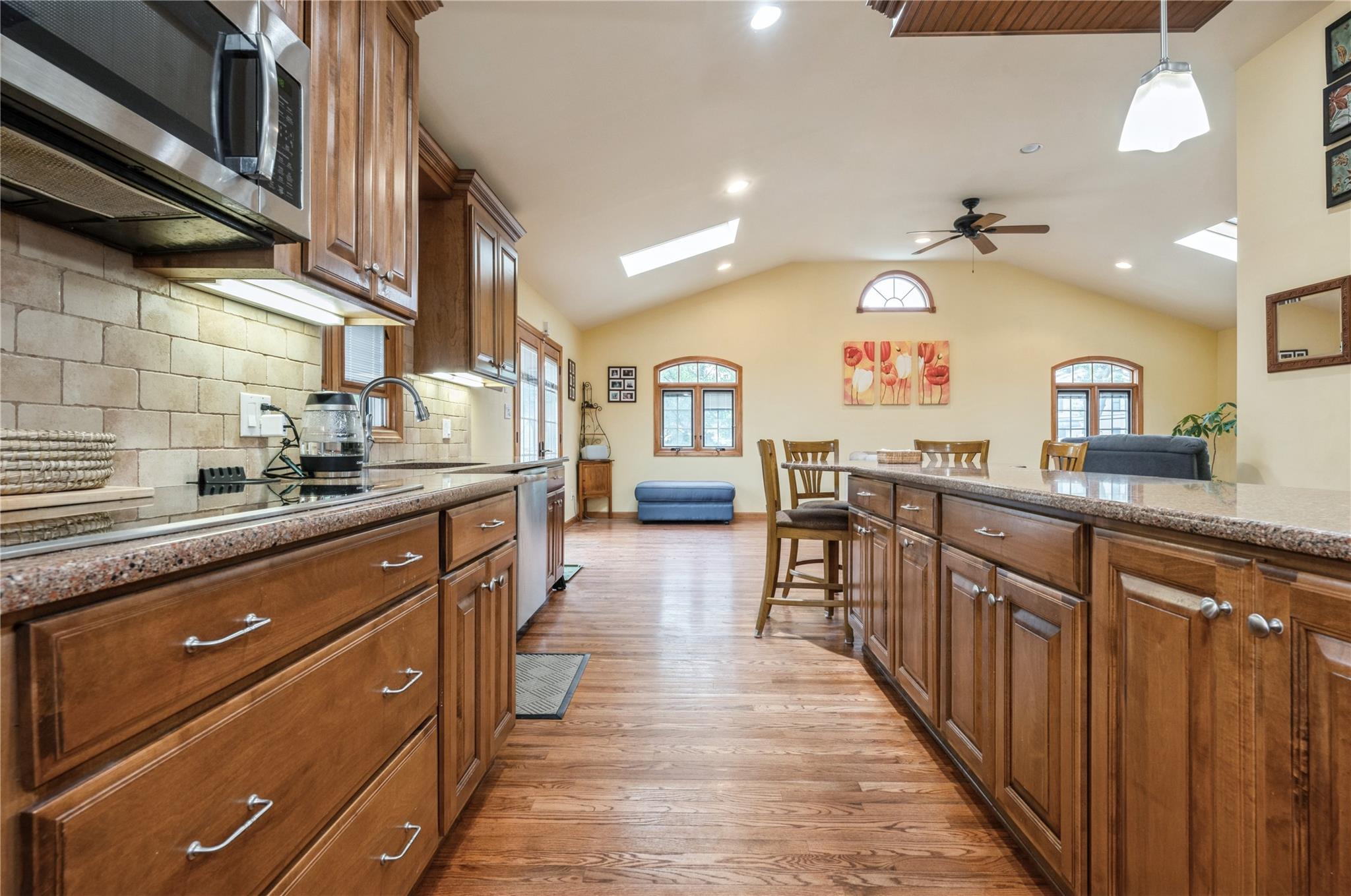 #4 photo, 24 Garden Boulevard, Hicksville , NY 11801