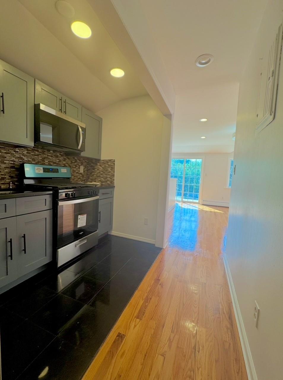 #10 photo, 10465 Springfield Boulevard, Queens Village , NY 11429