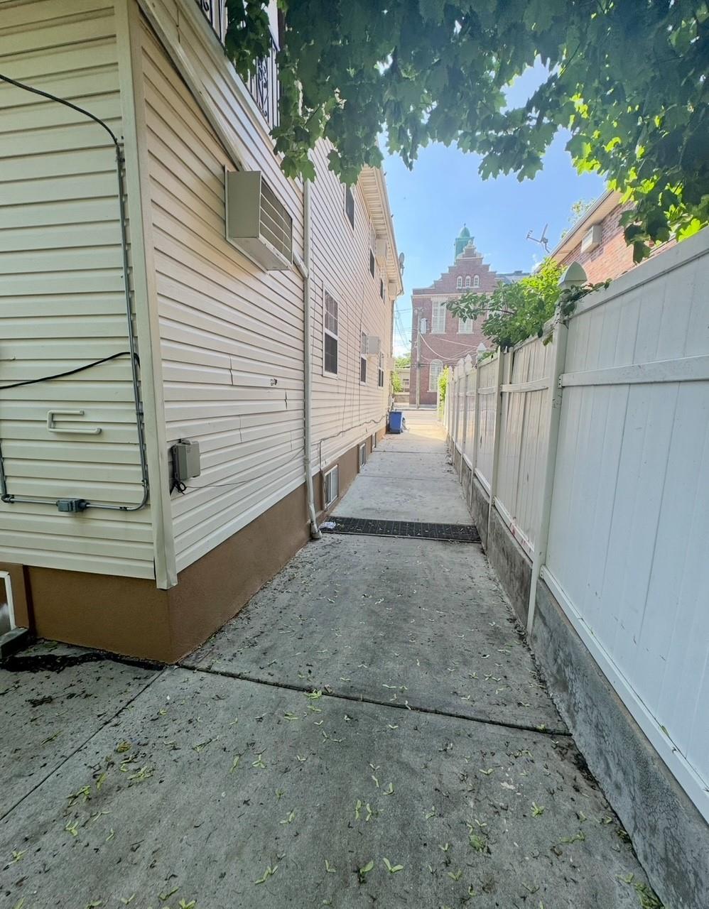 #18 photo, 10465 Springfield Boulevard, Queens Village , NY 11429