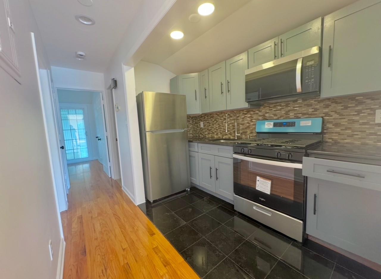 #4 photo, 10465 Springfield Boulevard, Queens Village , NY 11429