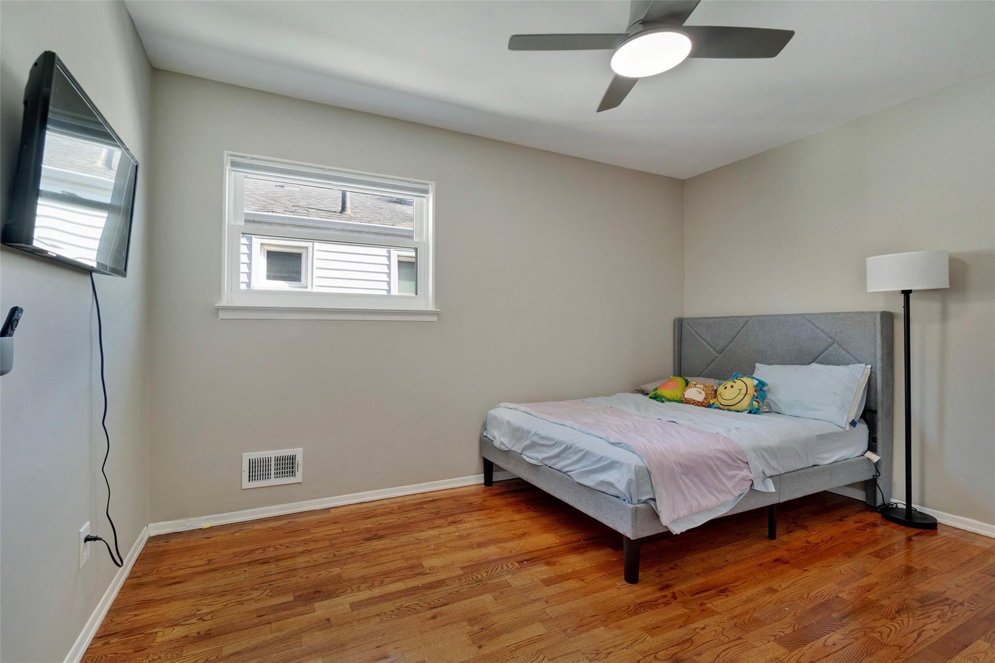 #17 photo, 246 Beach 130th Street, Rockaway Park , NY 11694