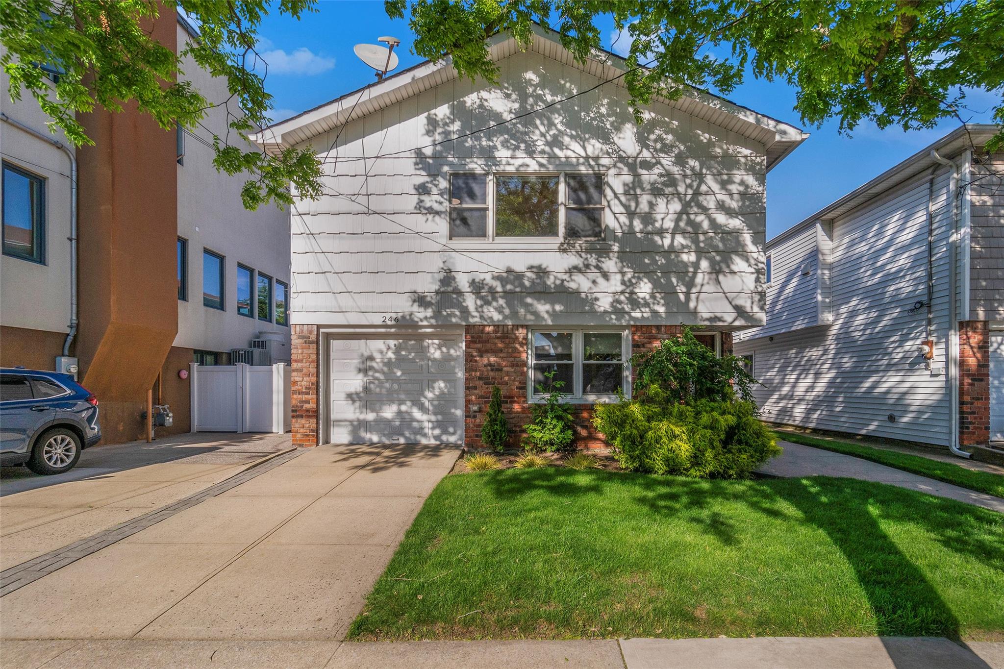 #2 photo, 246 Beach 130th Street, Rockaway Park , NY 11694