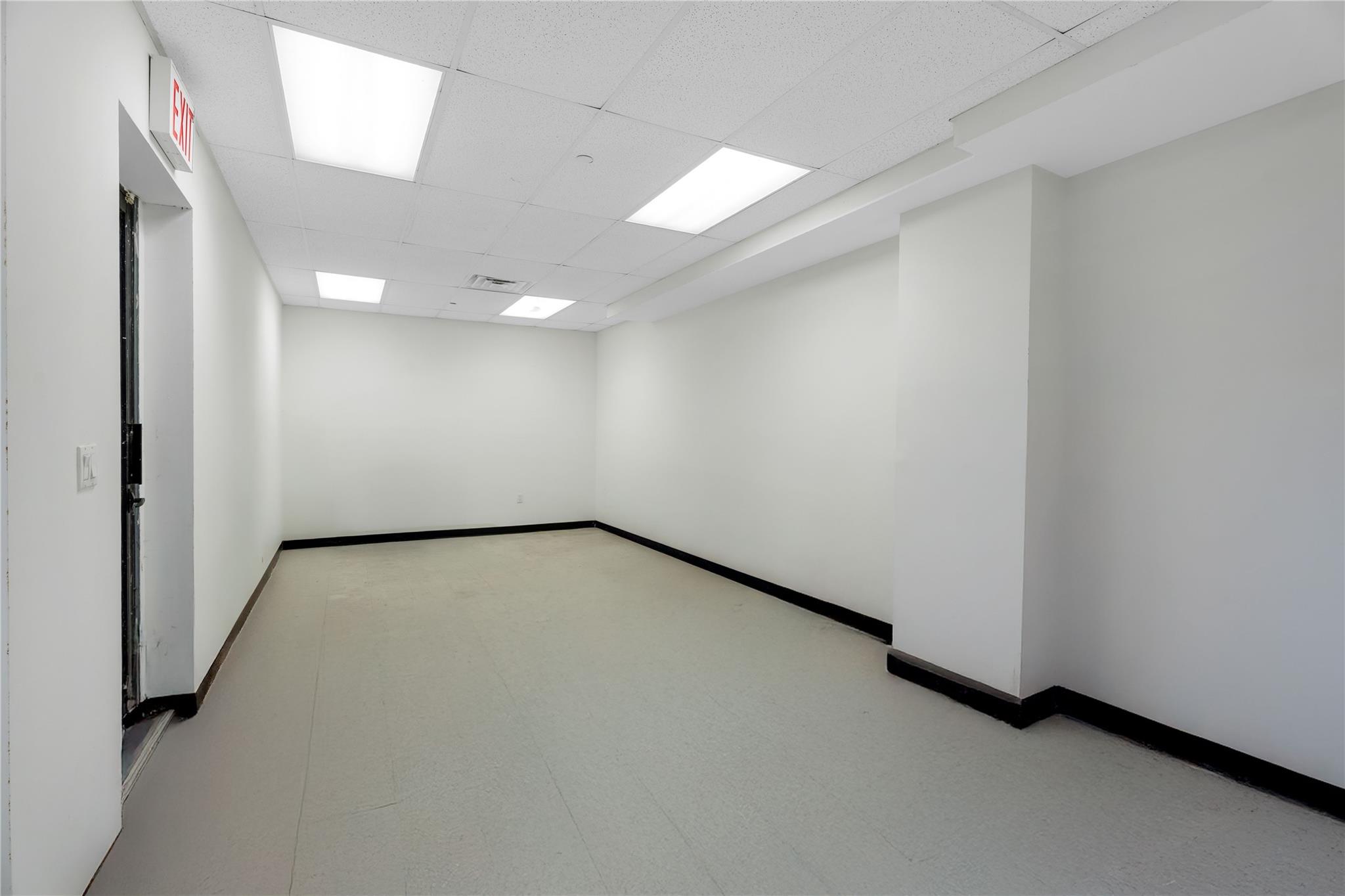 #5 photo, 5024 10th Avenue, ブルックリン区 Brooklyn , NY 11219