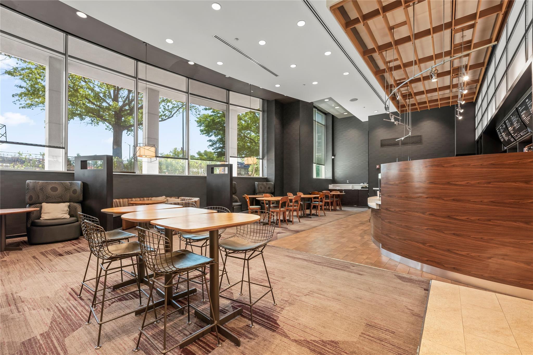 #10 photo, 18331 &18315 Horace Harding Exp, クイーンズ区 Fresh Meadows , NY 11365