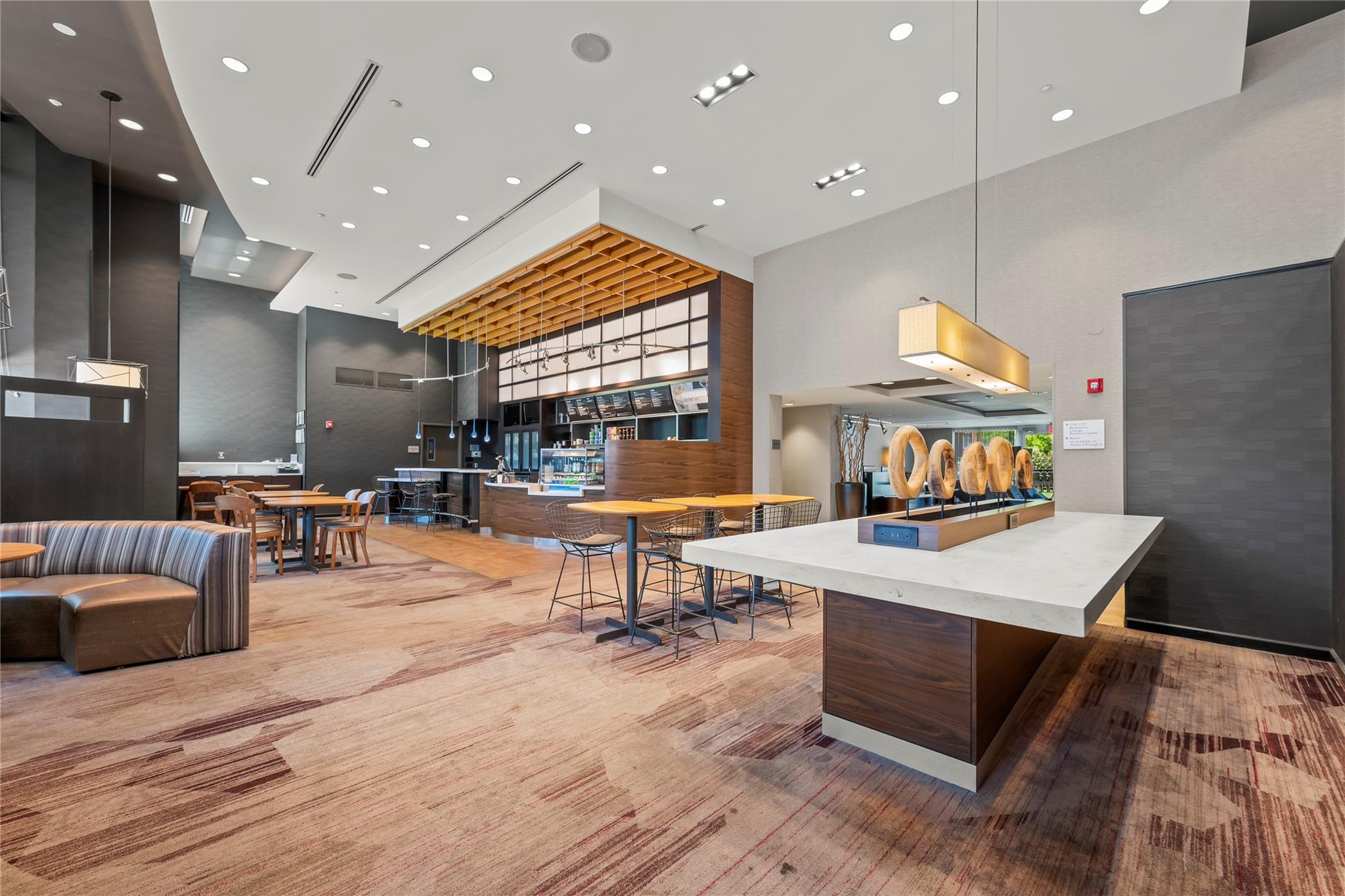 #11 photo, 18331 &18315 Horace Harding Exp, クイーンズ区 Fresh Meadows , NY 11365