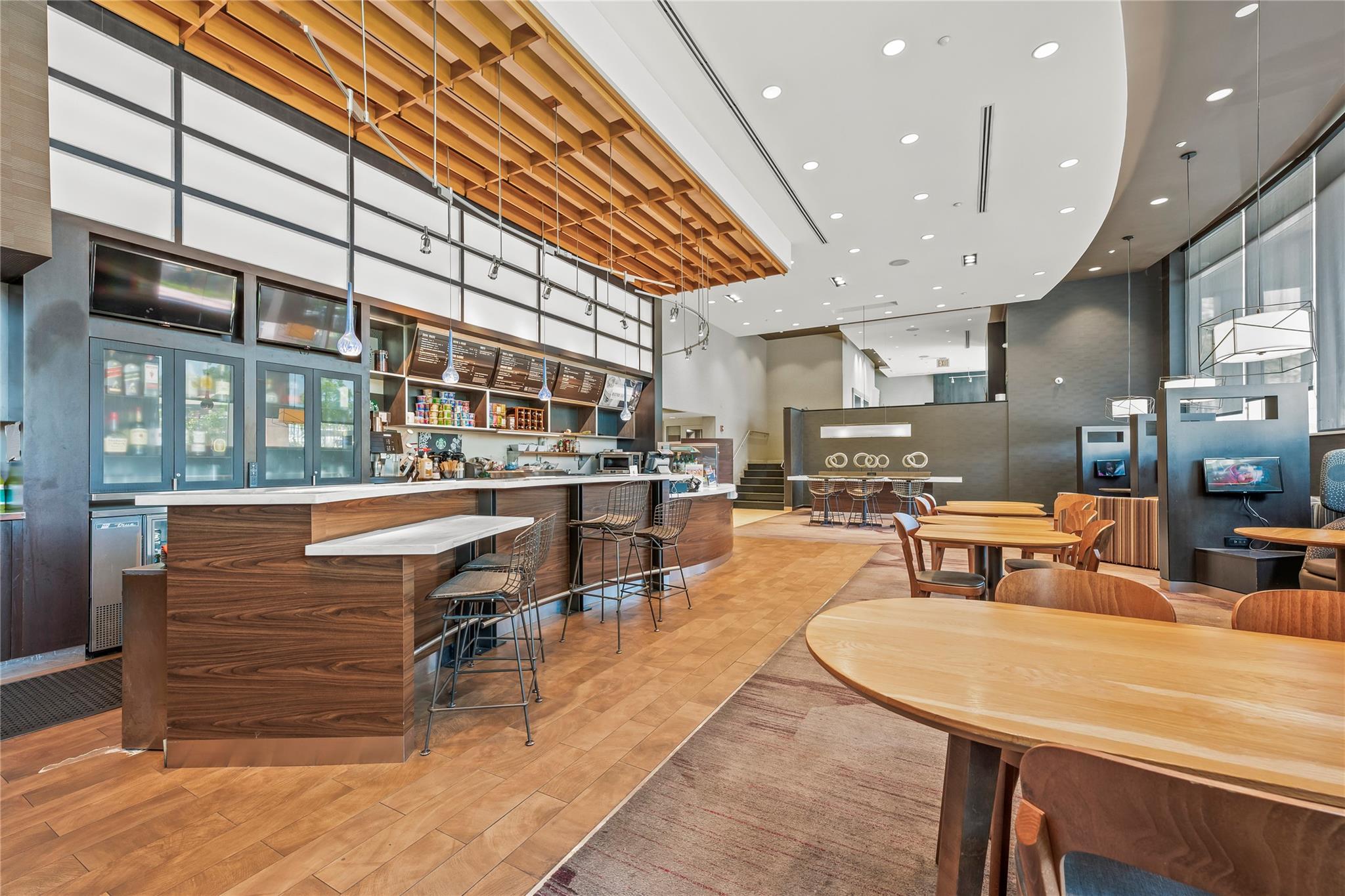 #12 photo, 18331 &18315 Horace Harding Exp, クイーンズ区 Fresh Meadows , NY 11365