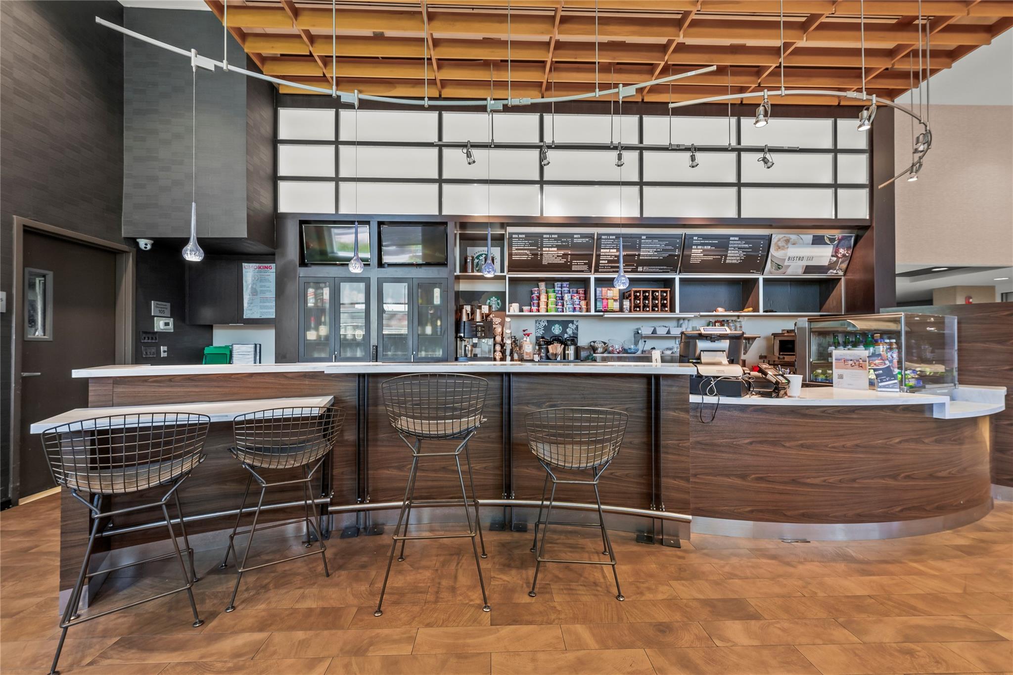 #14 photo, 18331 &18315 Horace Harding Exp, クイーンズ区 Fresh Meadows , NY 11365