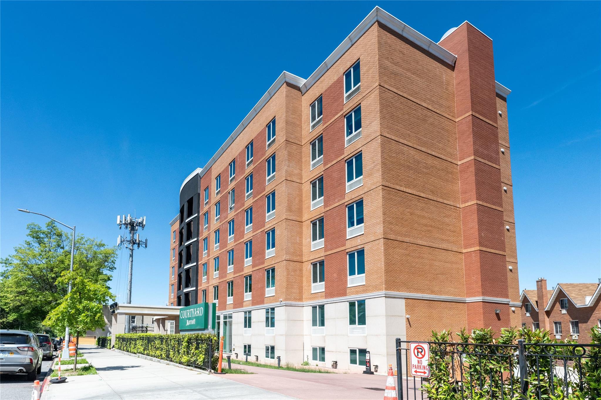 #2 photo, 18331 &18315 Horace Harding Exp, クイーンズ区 Fresh Meadows , NY 11365