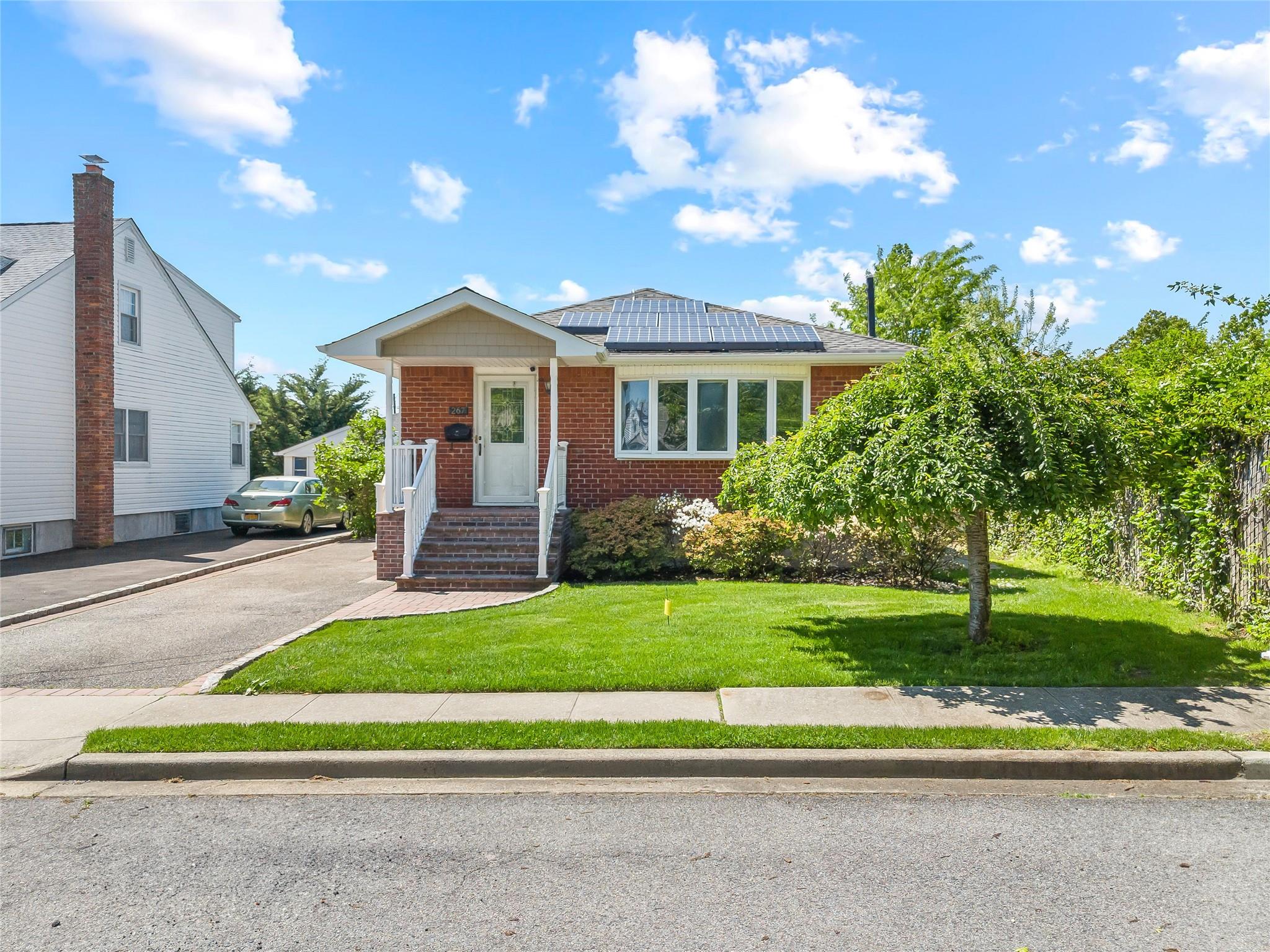 #1 photo, 267 10th Street, Bethpage , NY 11714