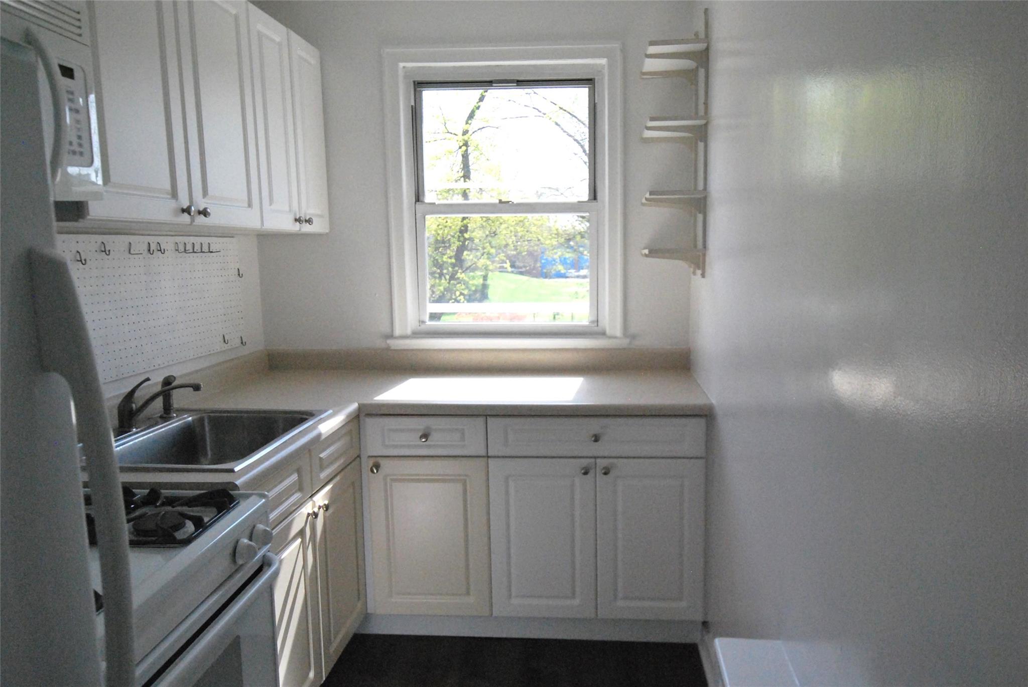 #9 photo, 16 Wainwright, Yonkers , NY 10710