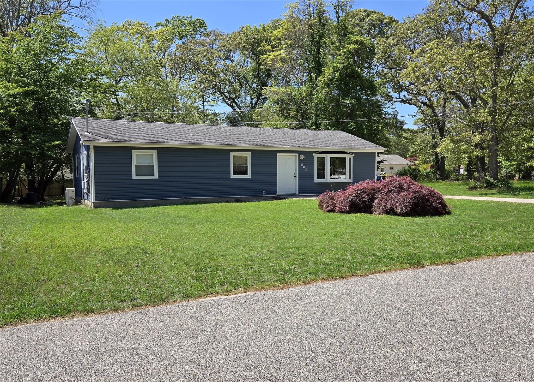 #1 photo, 110 Bellport Lane Road, 東長島 Medford , NY 11763