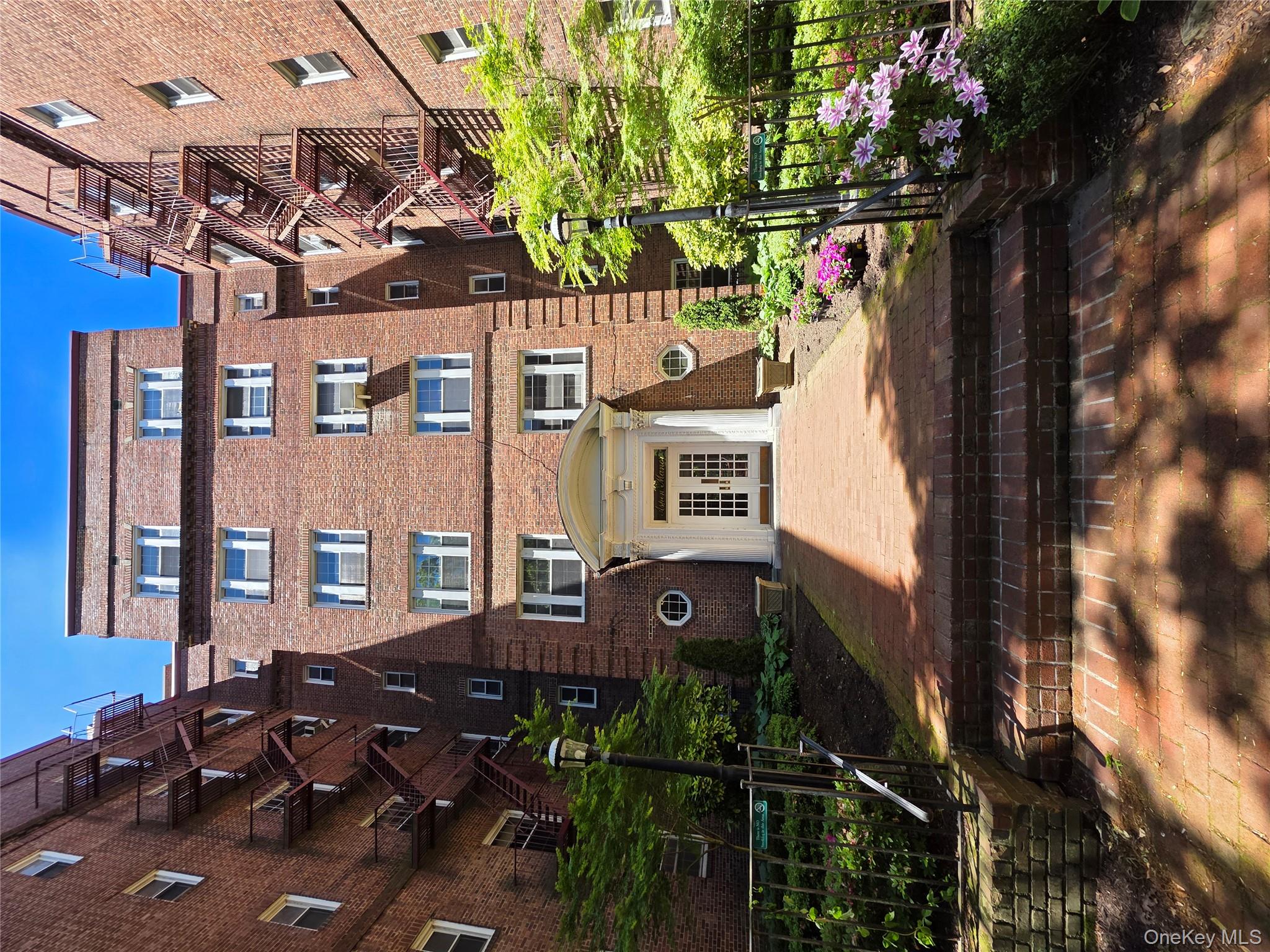 #14 photo, 117-01 Park Lane South, クイーンズ区 Kew Gardens , NY 11415