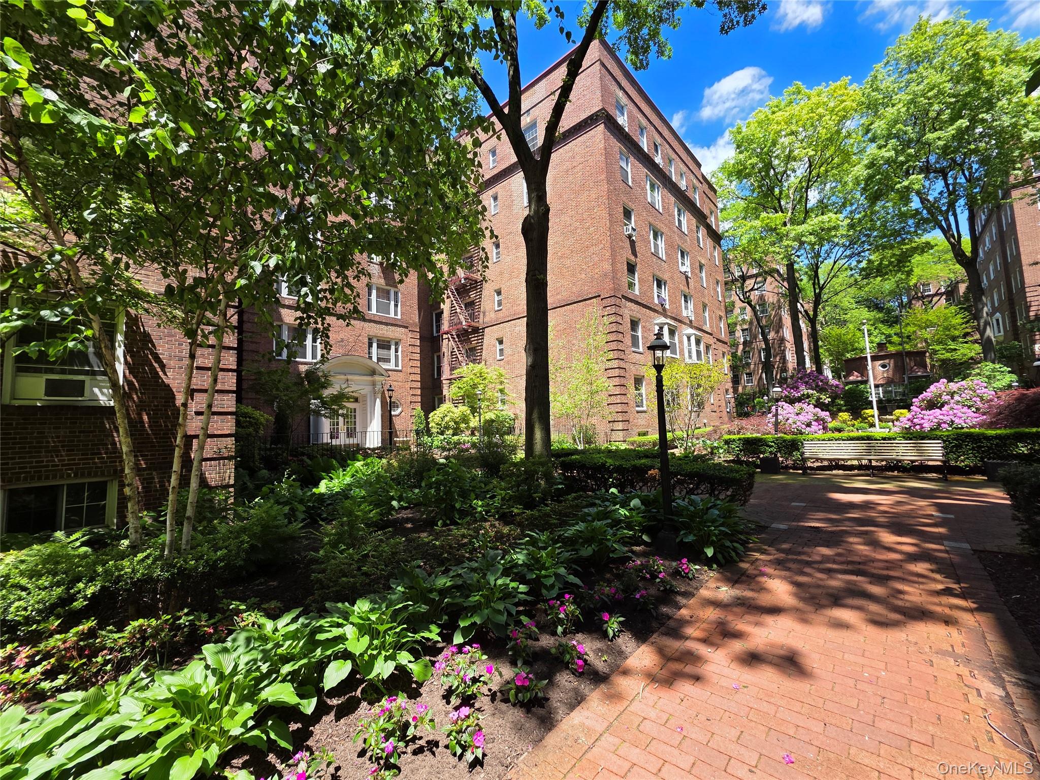 #16 photo, 117-01 Park Lane South, クイーンズ区 Kew Gardens , NY 11415