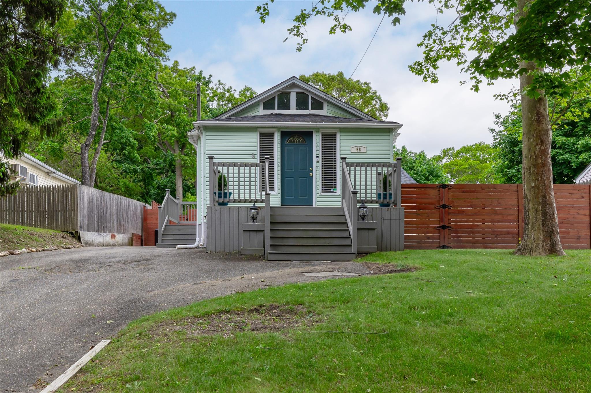 #1 photo, 68 Ridgewood Avenue, Selden , NY 11784
