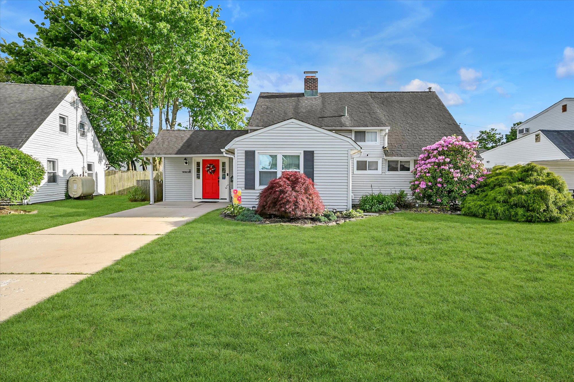 #1 photo, 12 Spoke Lane, Levittown , NY 11756