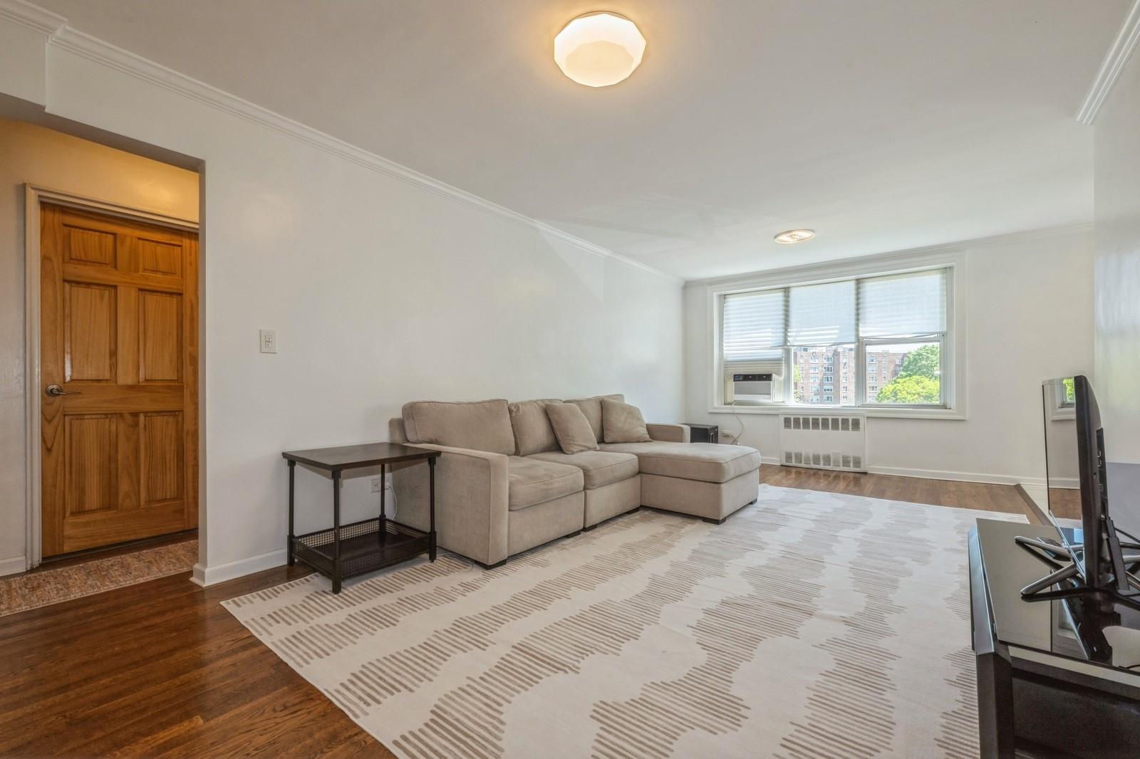 #7 photo, 18-50 211th Street, Bayside , NY 11360