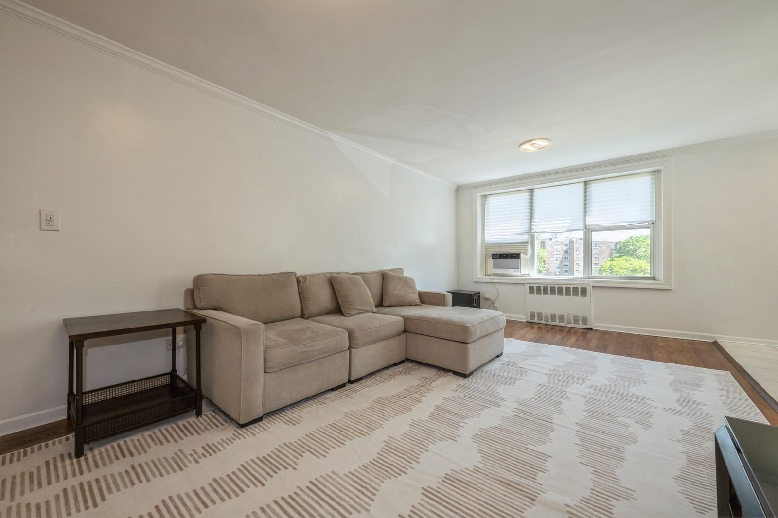 #9 photo, 18-50 211th Street, Bayside , NY 11360