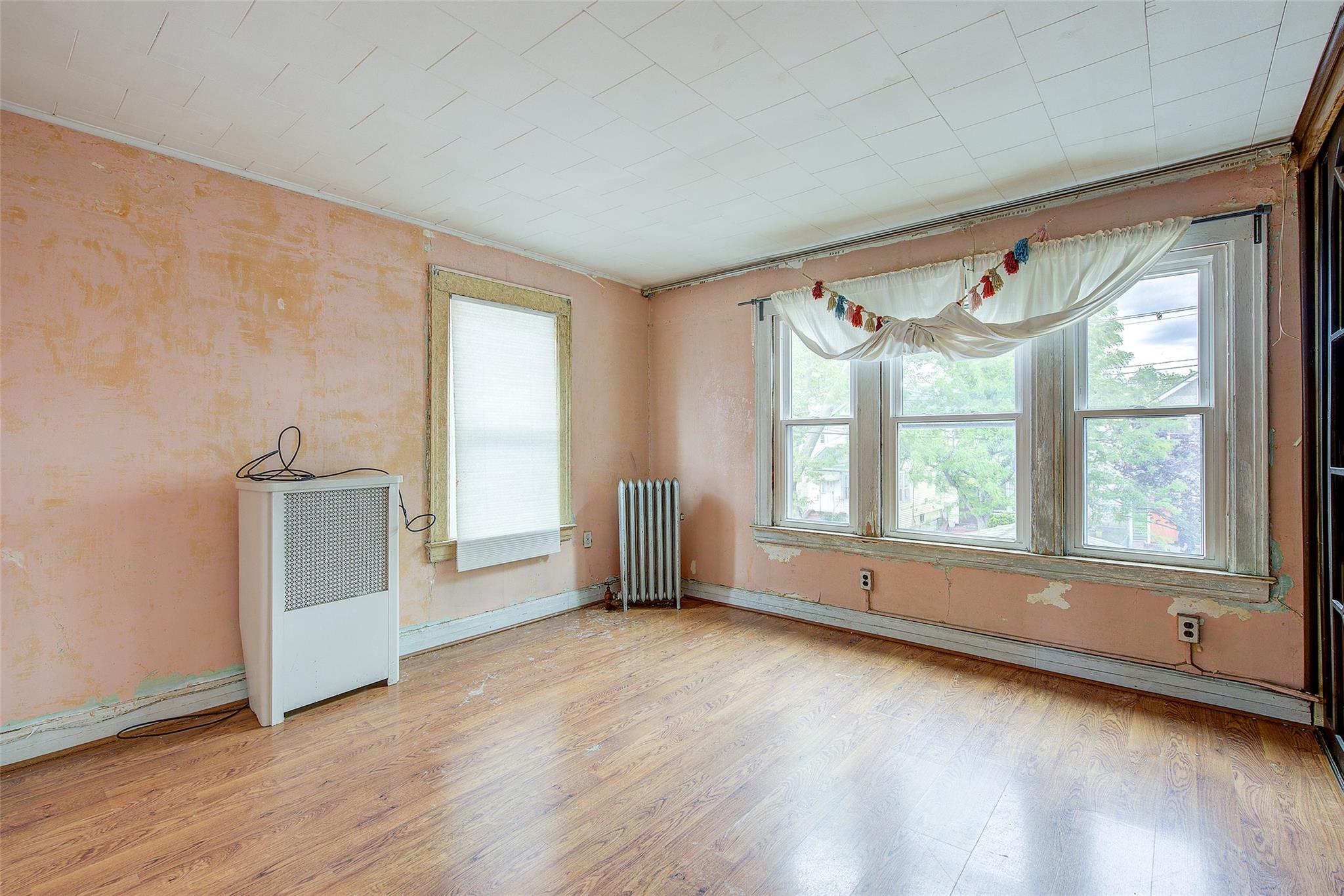 #15 photo, 88-22 186th Street, Hollis , NY 11423